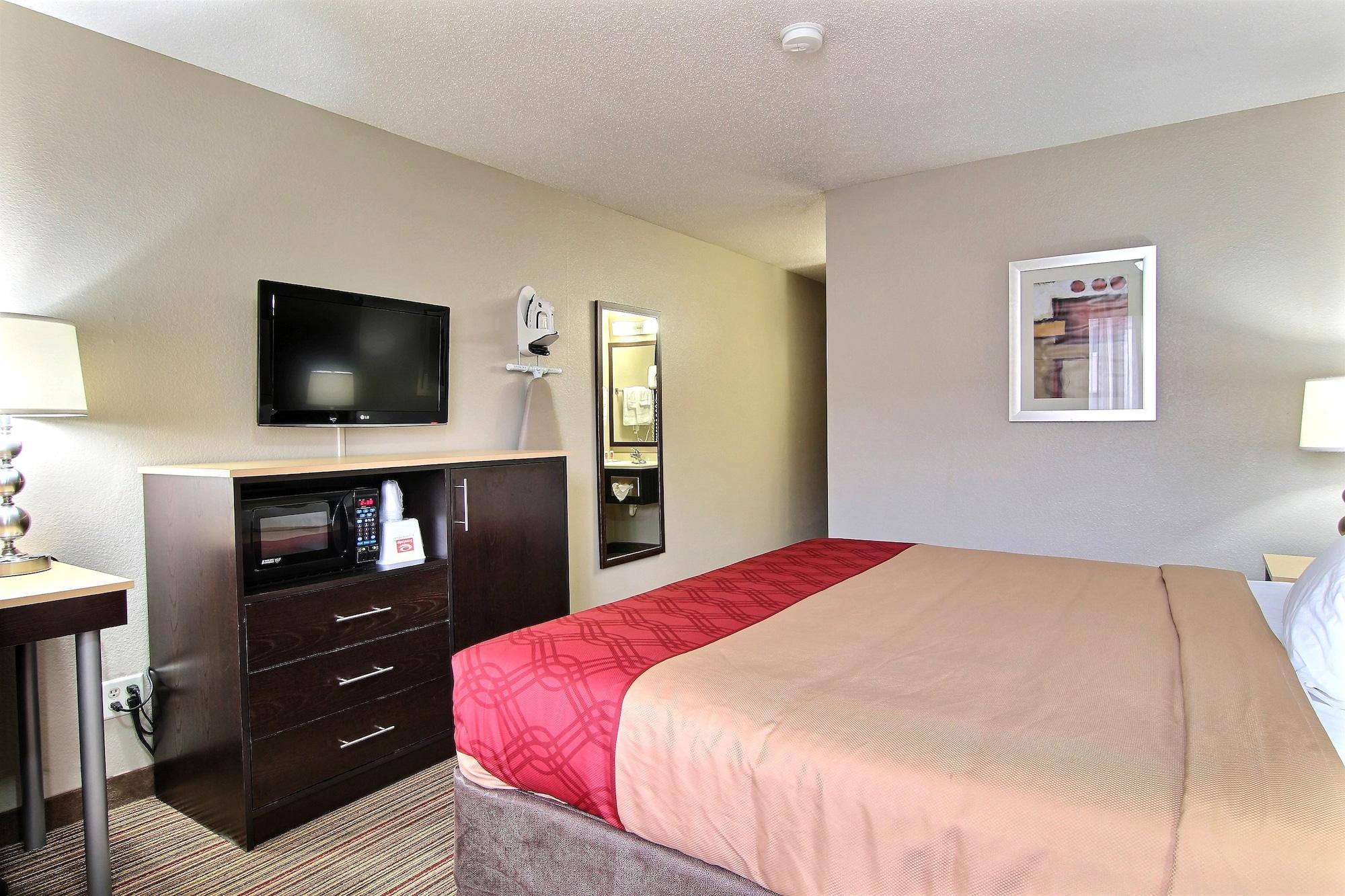 Econo Lodge Grand Forks Exterior photo