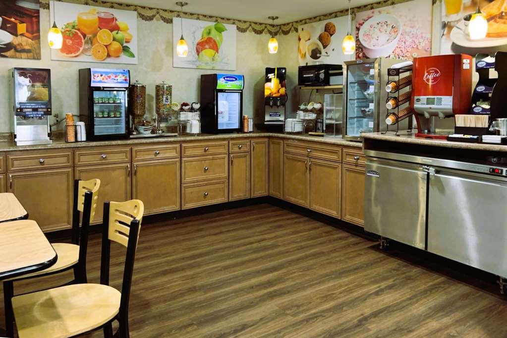 Econo Lodge Grand Forks Restaurant photo